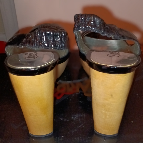 Carlos Santana Heels - Picture 9 of 12